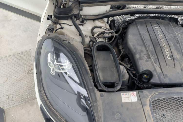 Used Porsche Macan 2018 Macan 2.0T Engine Bay Right