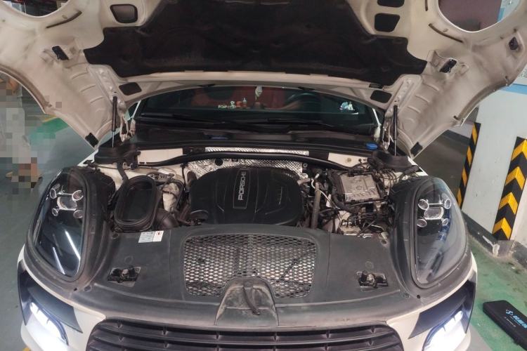 Used Porsche Macan 2018 Macan 2.0T Engine Bay