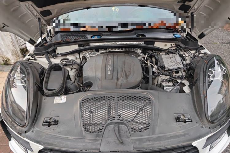 Used Porsche Macan 2018 Macan 2.0T Engine Bay