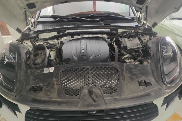 Used Porsche Macan 2018 Macan 2.0T Engine Bay