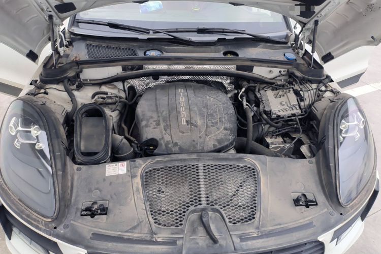 Used Porsche Macan 2018 Macan 2.0T Engine Bay
