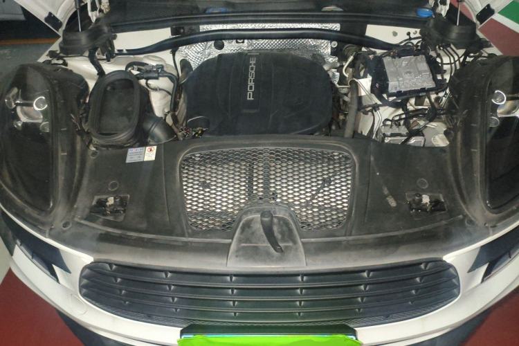 Used Porsche Macan 2018 Macan 2.0T Engine Bay