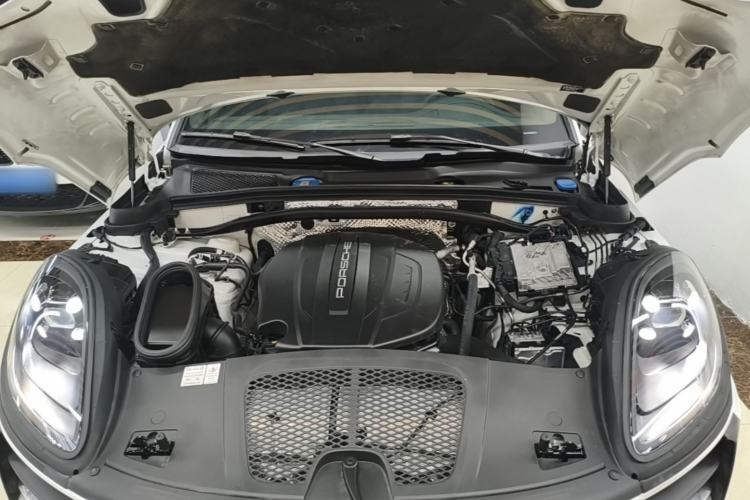 Used Porsche Macan 2018 Macan 2.0T Engine Bay