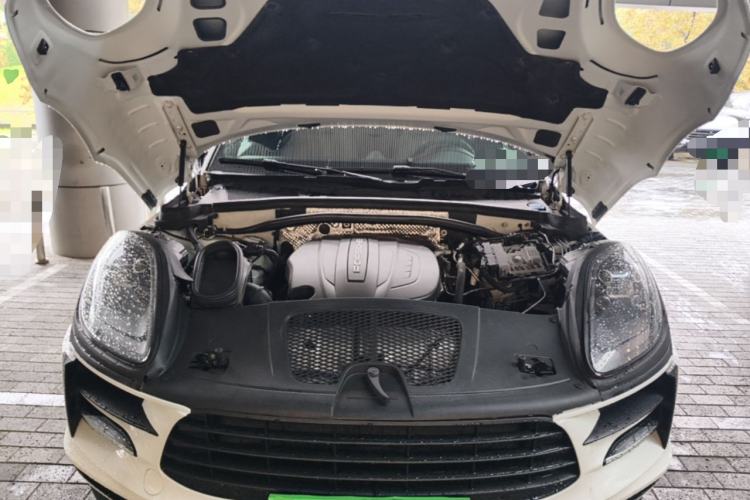 Used Porsche Macan 2018 Macan 2.0T Engine Bay
