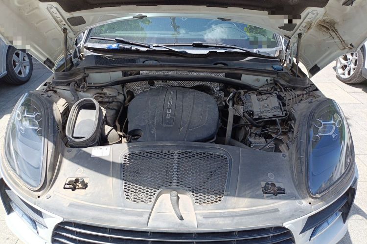Used Porsche Macan 2018 Macan 2.0T Engine Bay