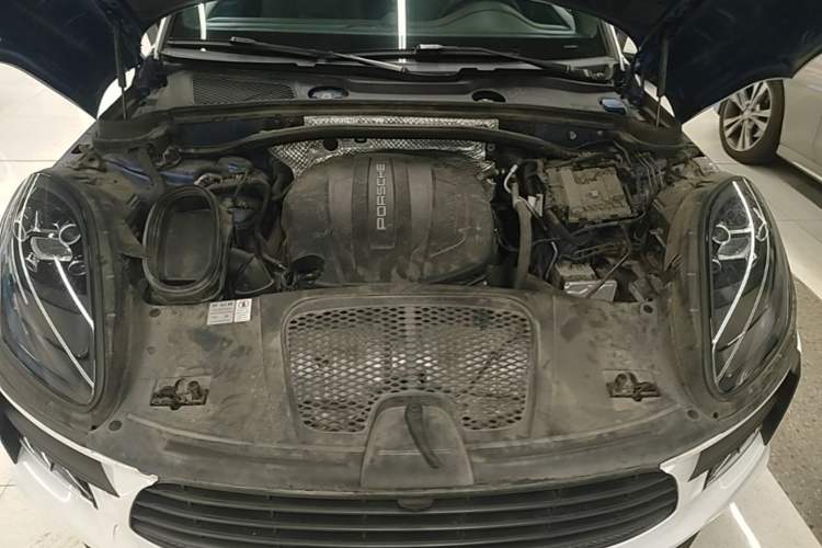 Used Porsche Macan 2018 Macan 2.0T Engine Bay