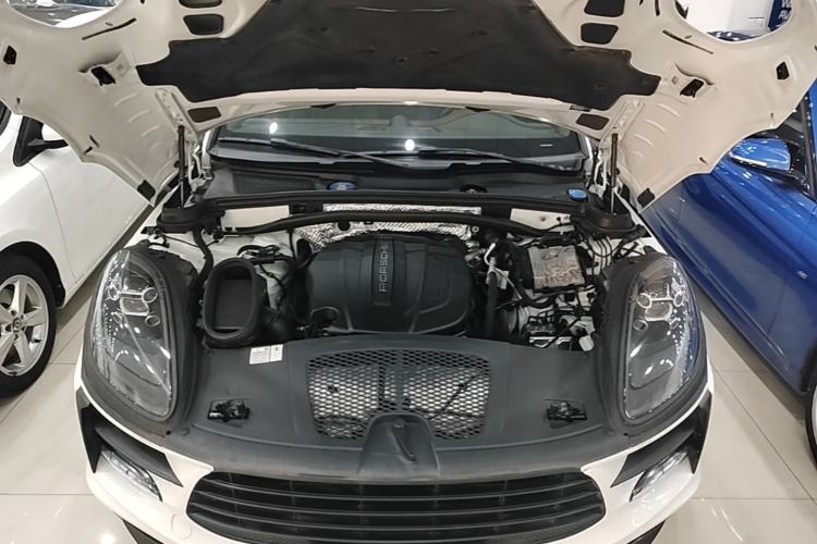 Used Porsche Macan 2018 Macan 2.0T Engine Bay