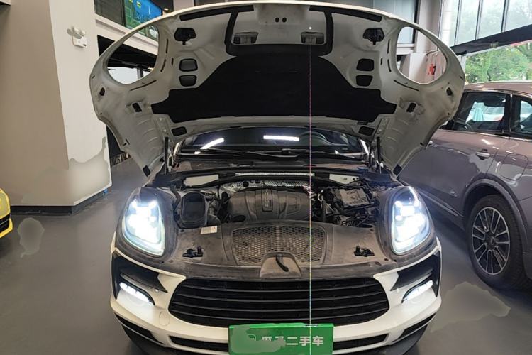 Used Porsche Macan 2018 Macan 2.0T Engine Bay