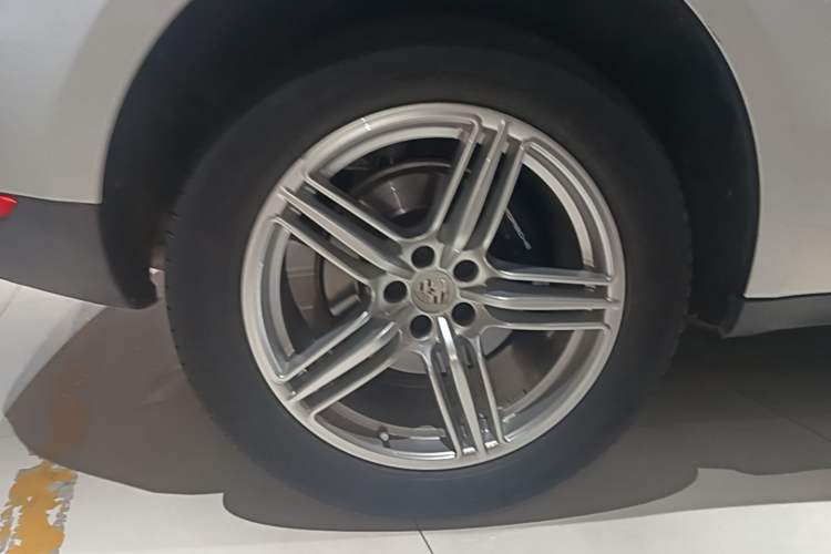 Used Porsche Macan 2018 Macan 2.0T Exterior 2