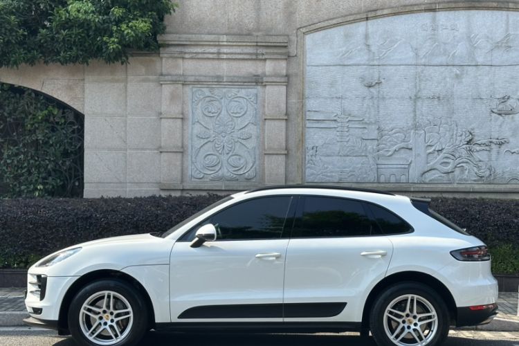 Used Porsche Macan 2018 Macan 2.0T Exterior 2