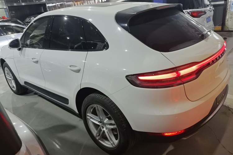 Used Porsche Macan 2018 Macan 2.0T Exterior 2