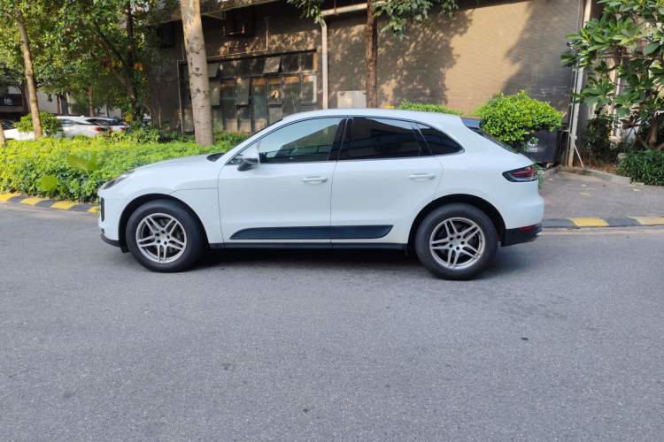 Used Porsche Macan 2018 Macan 2.0T Exterior 2