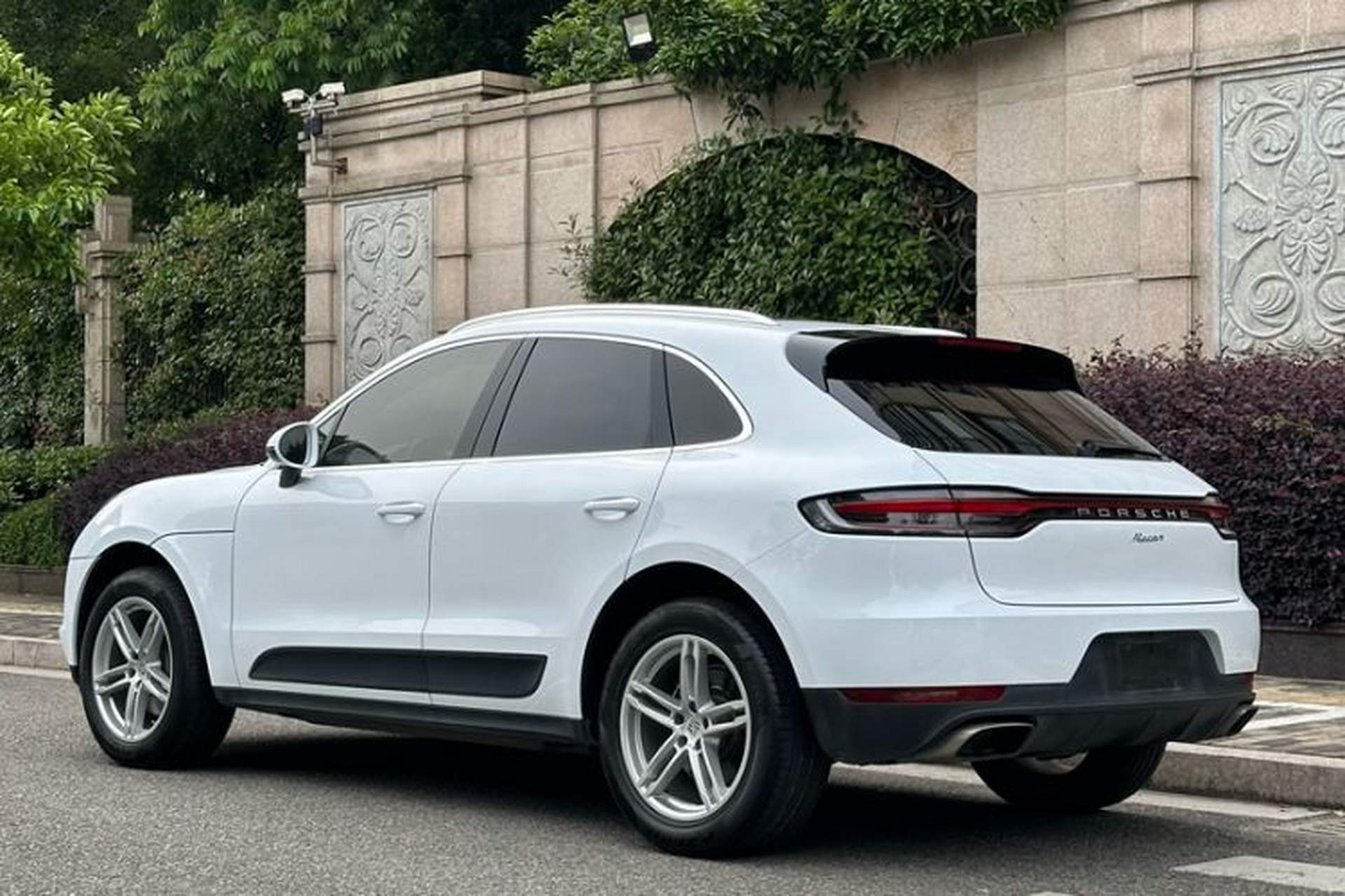 Used Porsche Macan 2018 Macan 2.0T Exterior 2