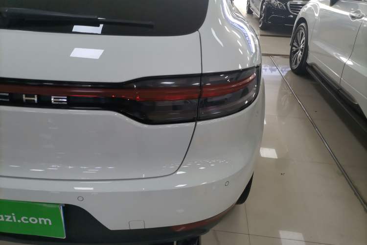 Used Porsche Macan 2018 Macan 2.0T Exterior 3