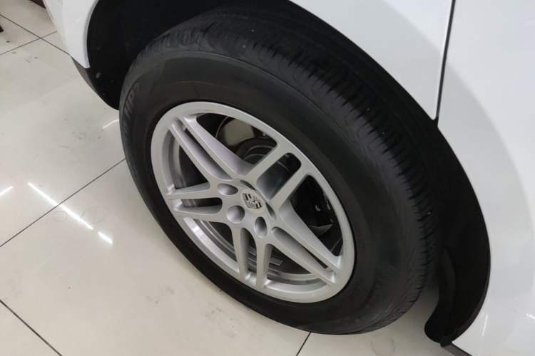Used Porsche Macan 2018 Macan 2.0T Exterior 3