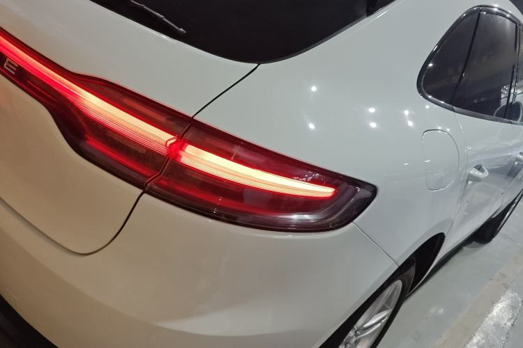 Used Porsche Macan 2018 Macan 2.0T Exterior 3