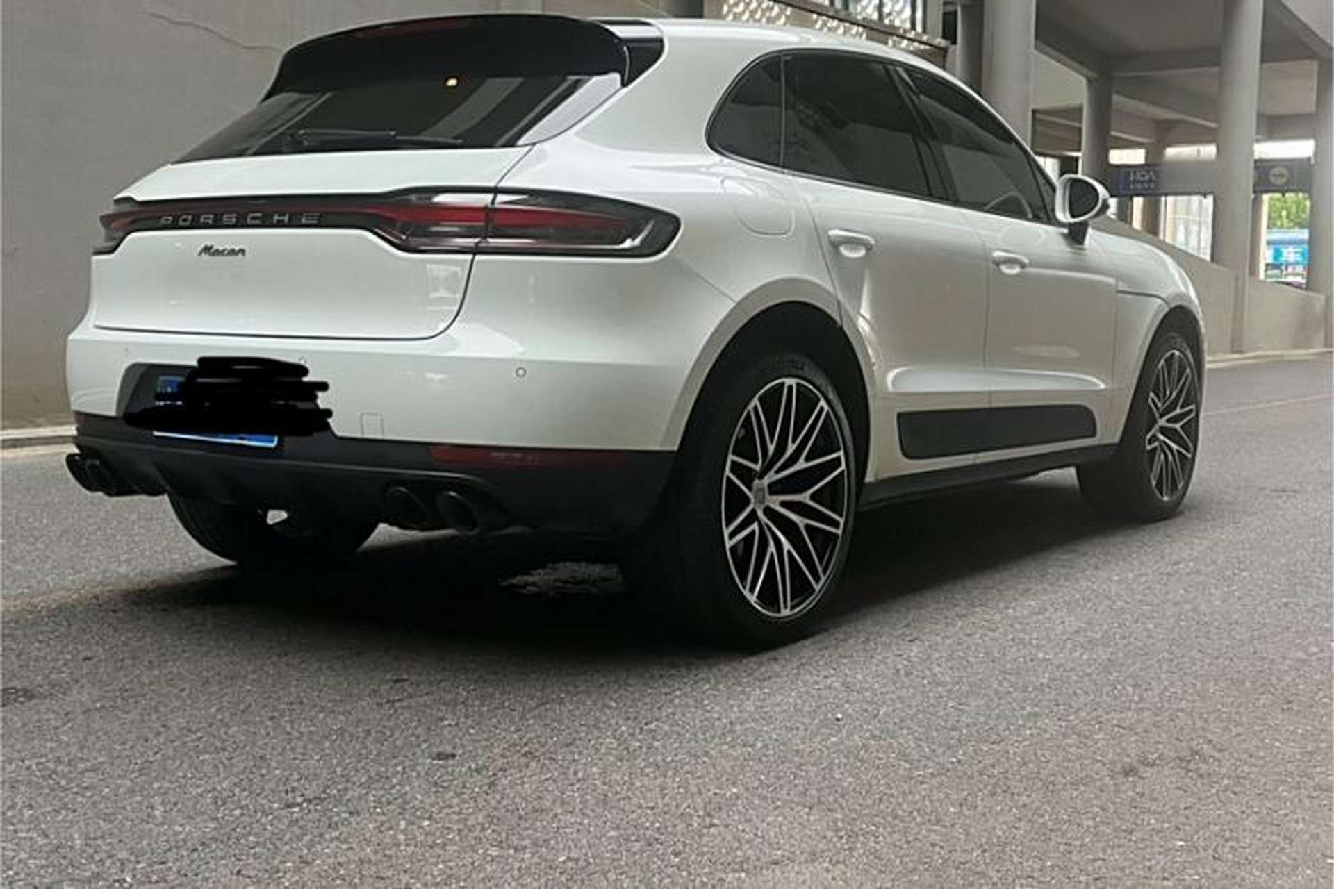Used Porsche Macan 2018 Macan 2.0T Exterior 3