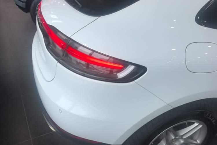 Used Porsche Macan 2018 Macan 2.0T Exterior 3