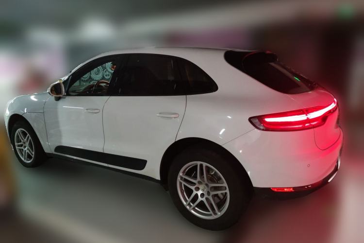 Used Porsche Macan 2018 Macan 2.0T Exterior 3