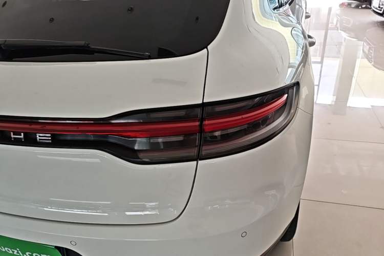 Used Porsche Macan 2018 Macan 2.0T Exterior 3
