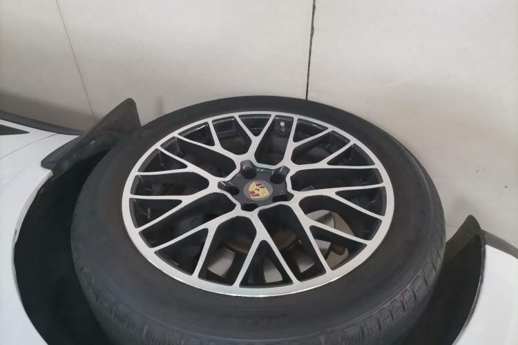 Used Porsche Macan 2018 Macan 2.0T Exterior 4