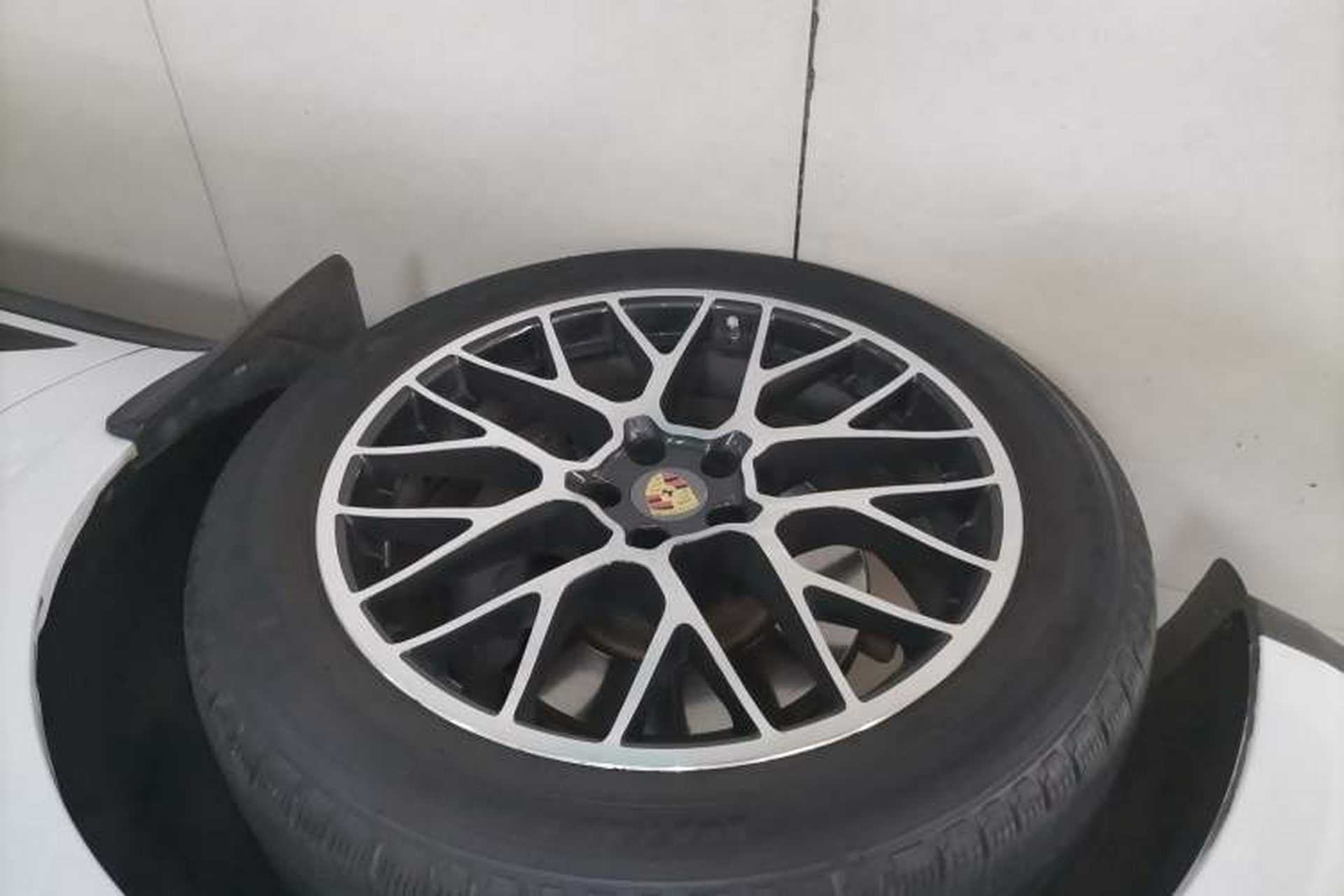 Used Porsche Macan 2018 Macan 2.0T Exterior 4