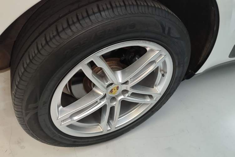 Used Porsche Macan 2018 Macan 2.0T Exterior 5