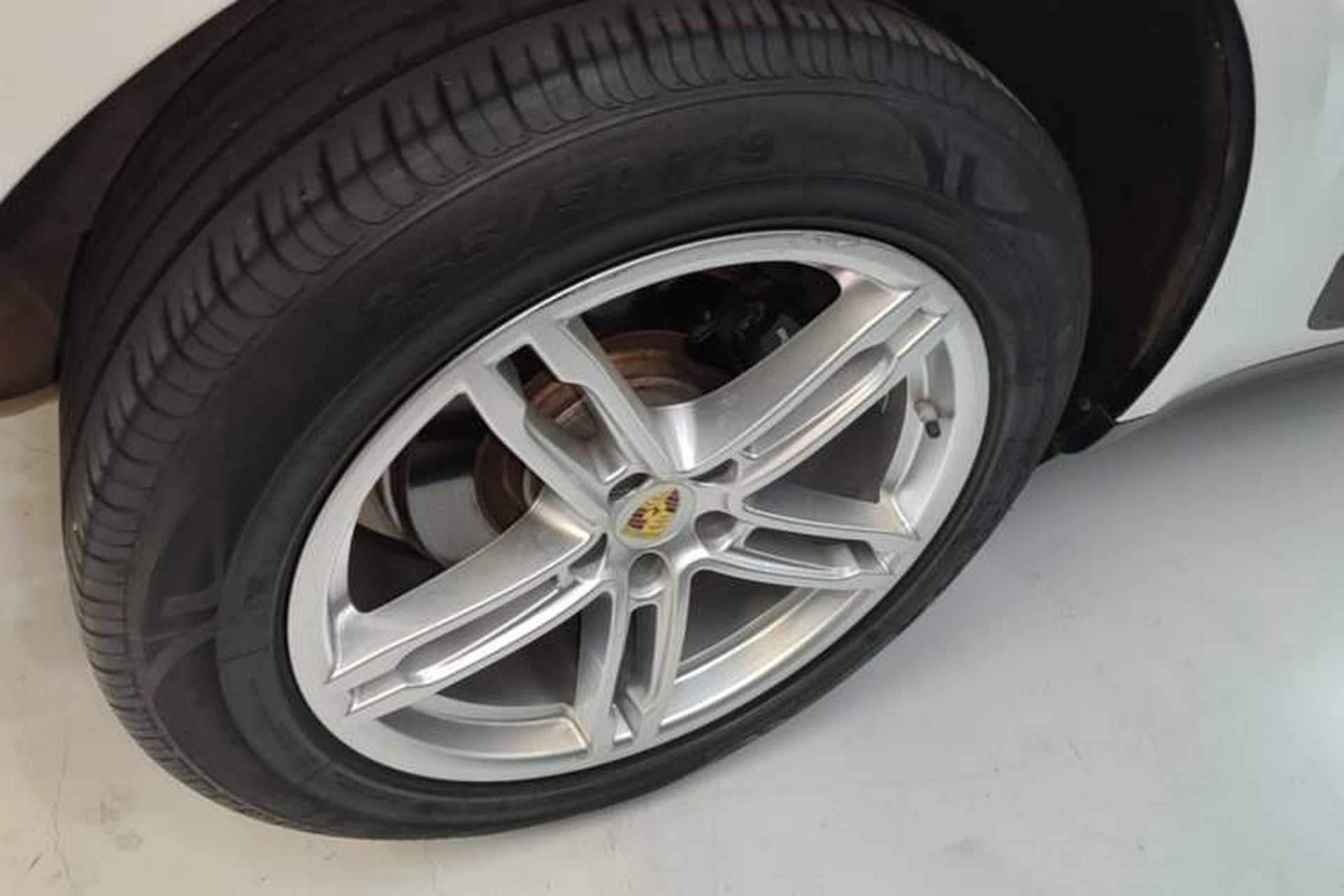 Used Porsche Macan 2018 Macan 2.0T Exterior 5