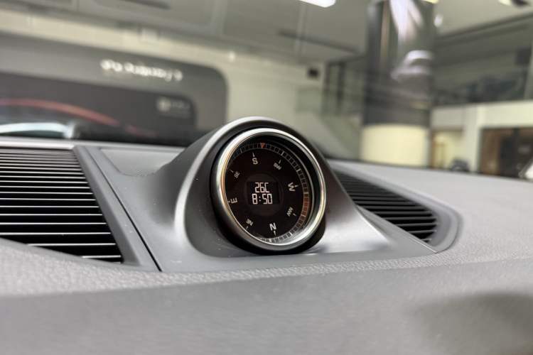 Used Porsche Macan 2018 Macan 2.0T Exterior 5