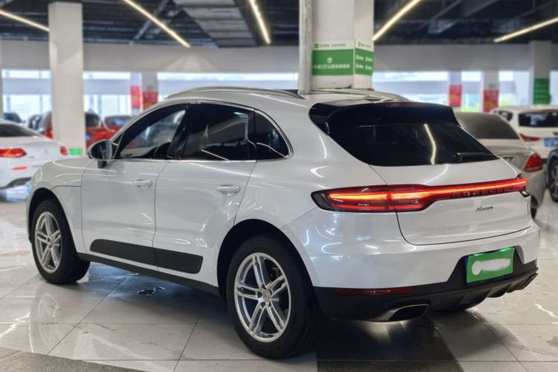 Used Porsche Macan 2018 Macan 2.0T Exterior 5