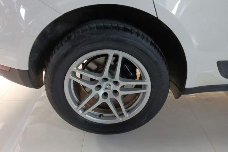 Used Porsche Macan 2018 Macan 2.0T Exterior 5