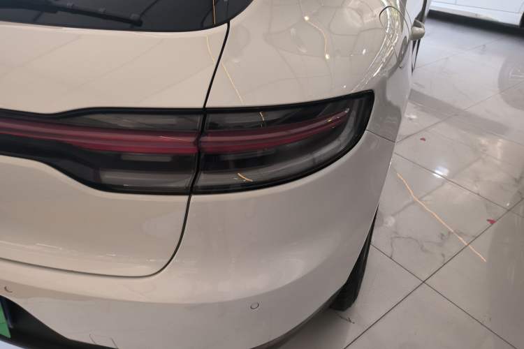 Used Porsche Macan 2018 Macan 2.0T Exterior 6