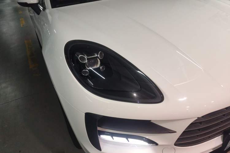 Used Porsche Macan 2018 Macan 2.0T Exterior 6