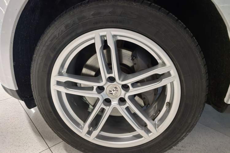 Used Porsche Macan 2018 Macan 2.0T Exterior 6