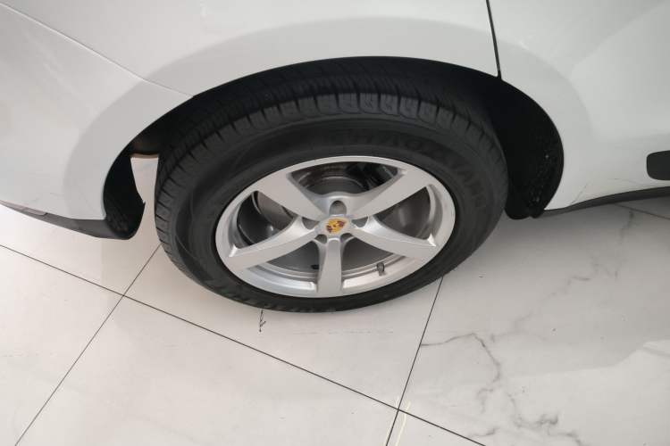 Used Porsche Macan 2018 Macan 2.0T Exterior 8