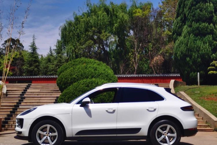 Used Porsche Macan 2018 Macan 2.0T Exterior 8