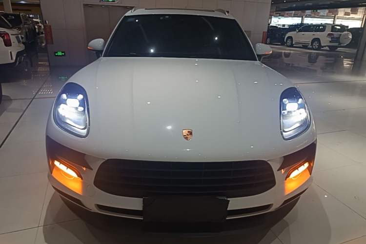 Used Porsche Macan 2018 Macan 2.0T Front
