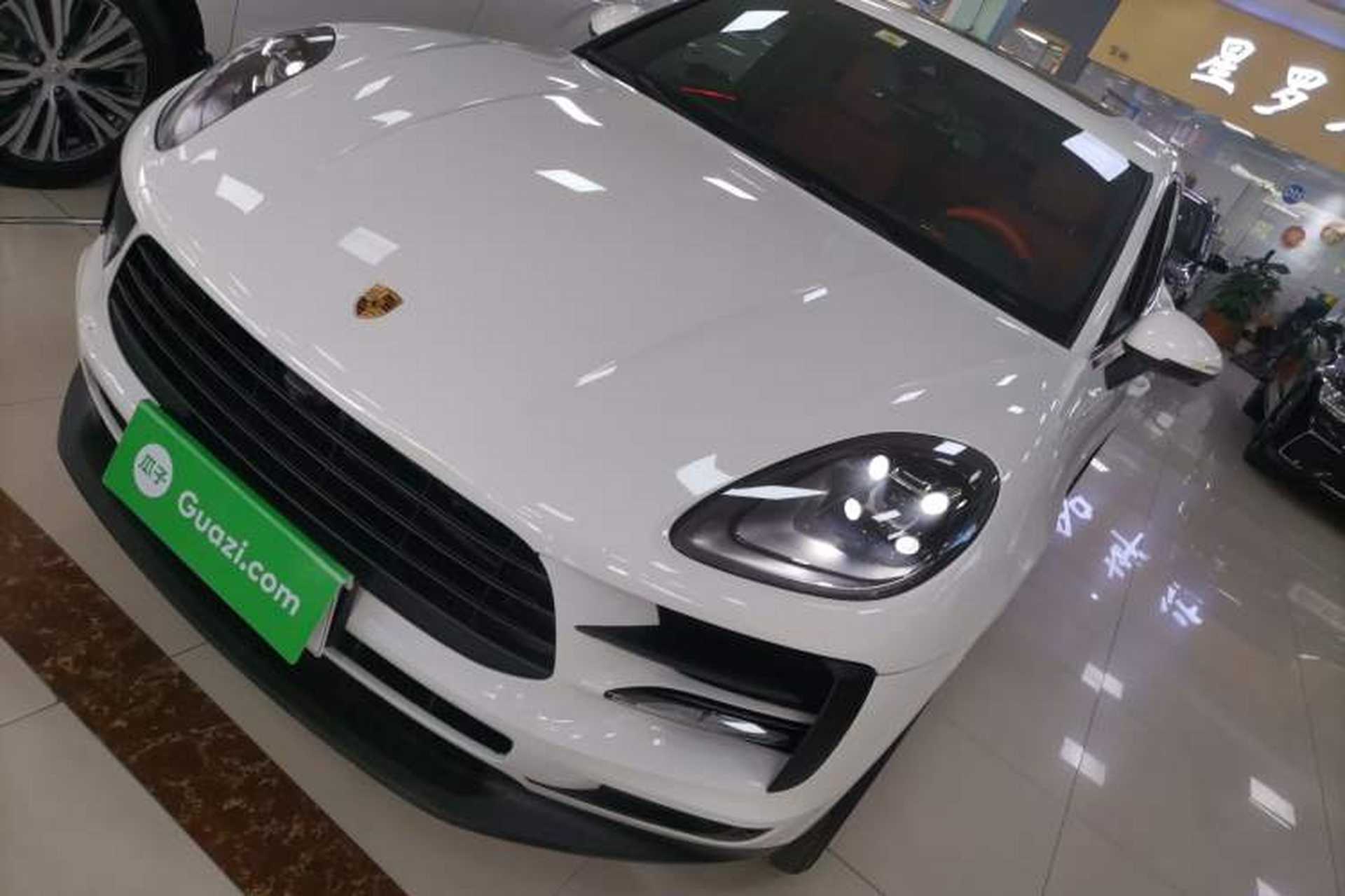 Used Porsche Macan 2018 Macan 2.0T Front Left 45 Deg