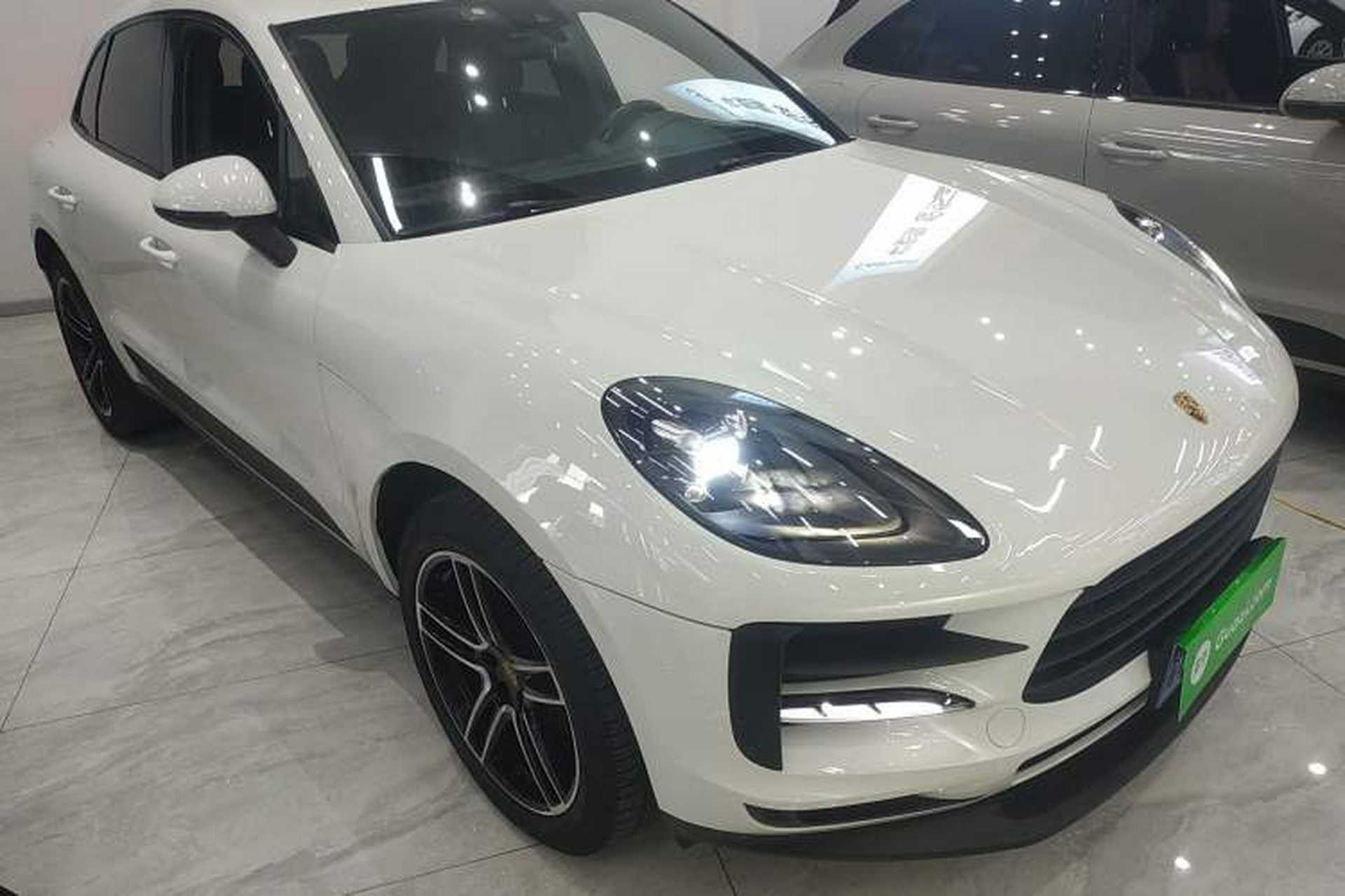 Used Porsche Macan 2018 Macan 2.0T Front Right 45 Deg