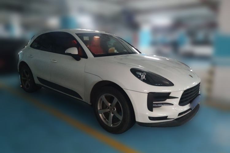 Used Porsche Macan 2018 Macan 2.0T Front Right 45 Deg