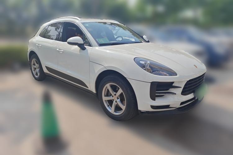 Used Porsche Macan 2018 Macan 2.0T Front Right 45 Deg