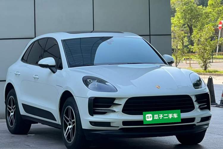 Used Porsche Macan 2018 Macan 2.0T Front Right 45 Deg