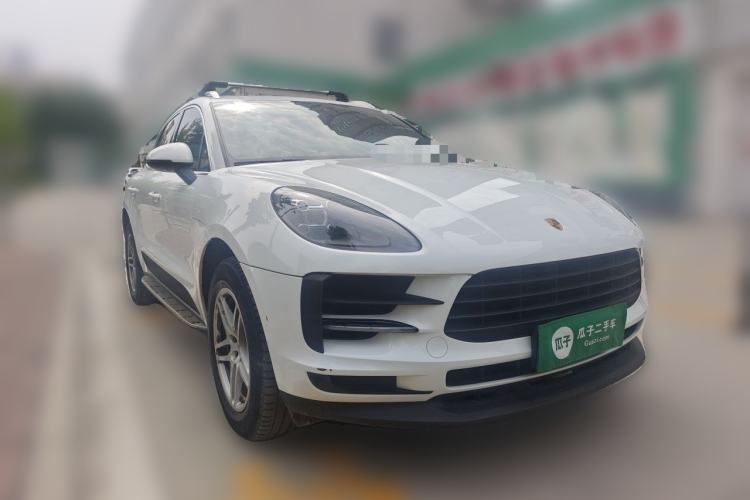 Used Porsche Macan 2018 Macan 2.0T Front Right 45 Deg