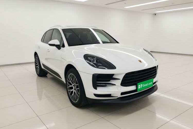 Used Porsche Macan 2018 Macan 2.0T Front Right 45 Deg