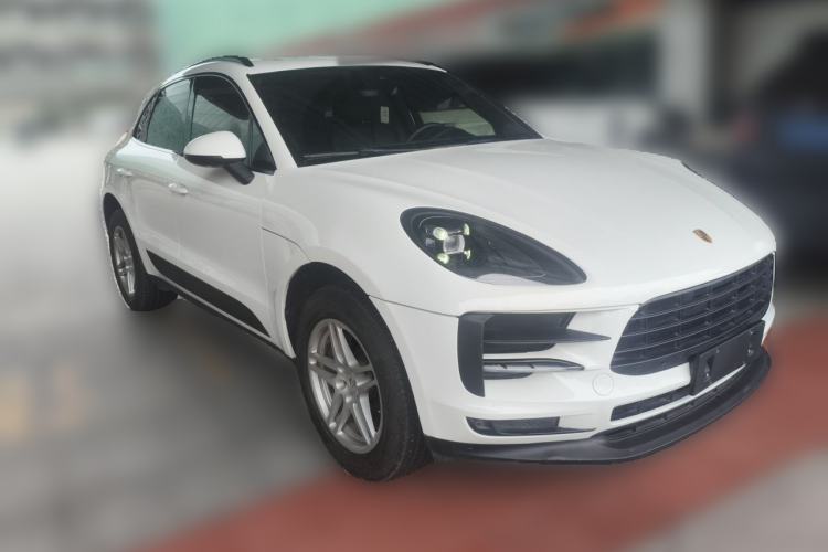 Used Porsche Macan 2018 Macan 2.0T Front Right 45 Deg
