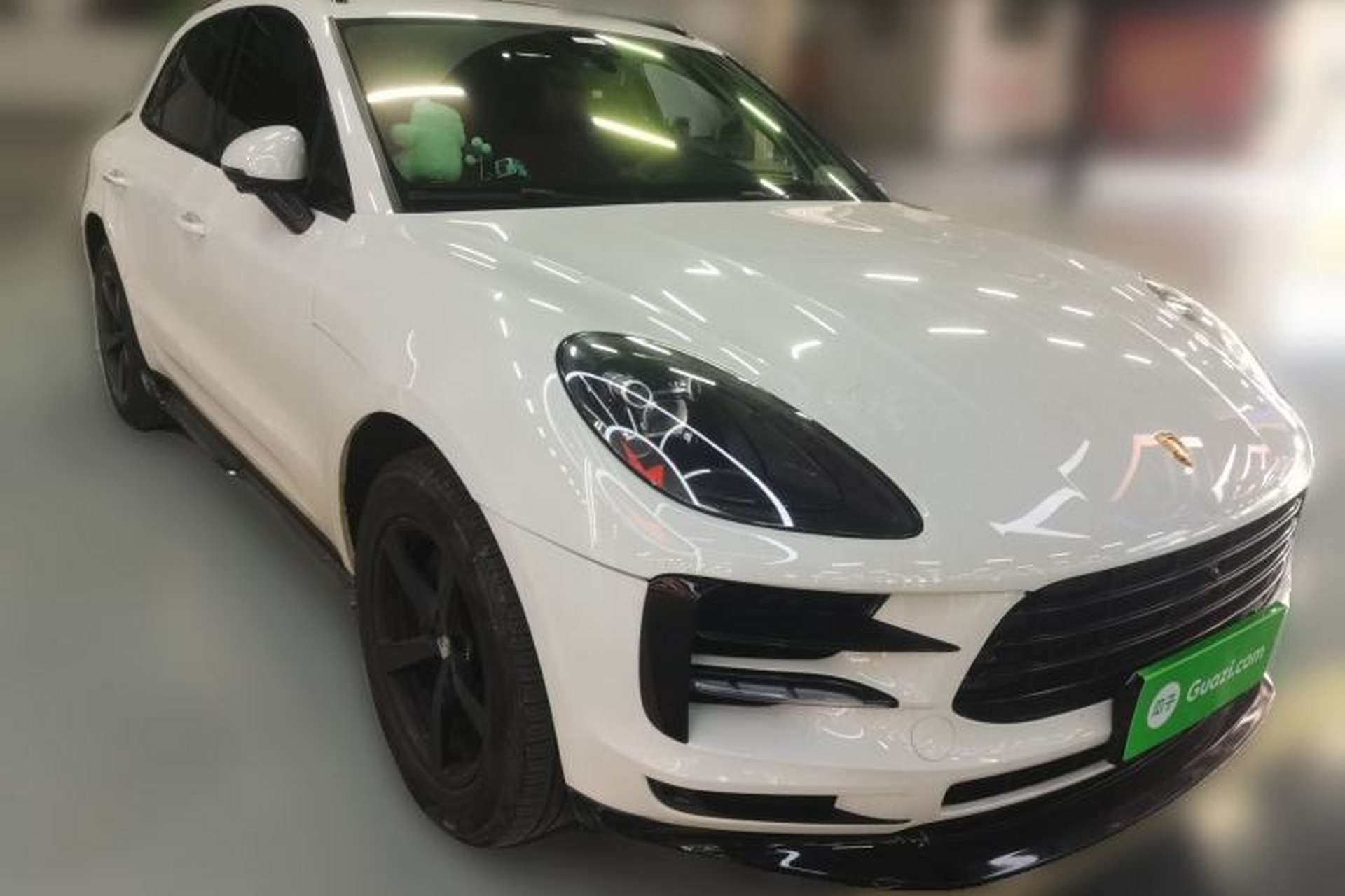 Used Porsche Macan 2018 Macan 2.0T Front Right 45 Deg
