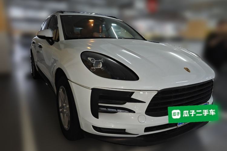 Used Porsche Macan 2018 Macan 2.0T Front Right 45 Deg
