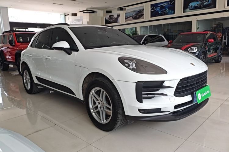 Used Porsche Macan 2018 Macan 2.0T Front Right 45 Deg