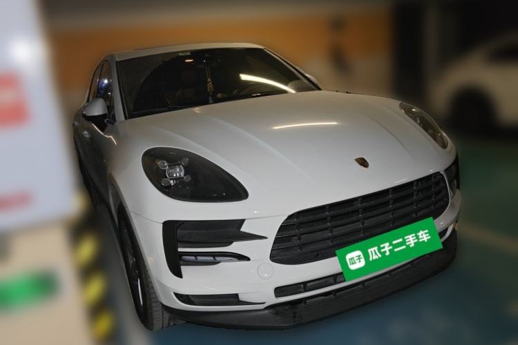 Used Porsche Macan 2018 Macan 2.0T Front Right 45 Deg