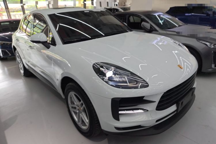 Used Porsche Macan 2018 Macan 2.0T Front Right 45 Deg